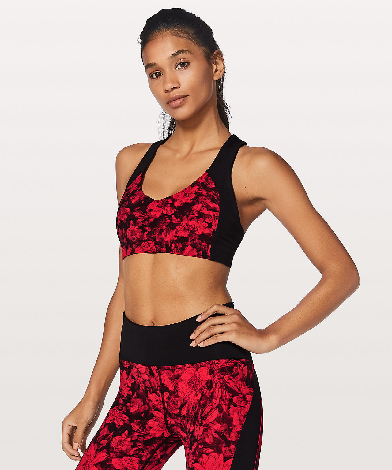 I'm not usually a fan of red on me personally but 'love red' is soooo  pretty the perfect summer color! (saw a bunch of it on wmtm today) : r/ lululemon